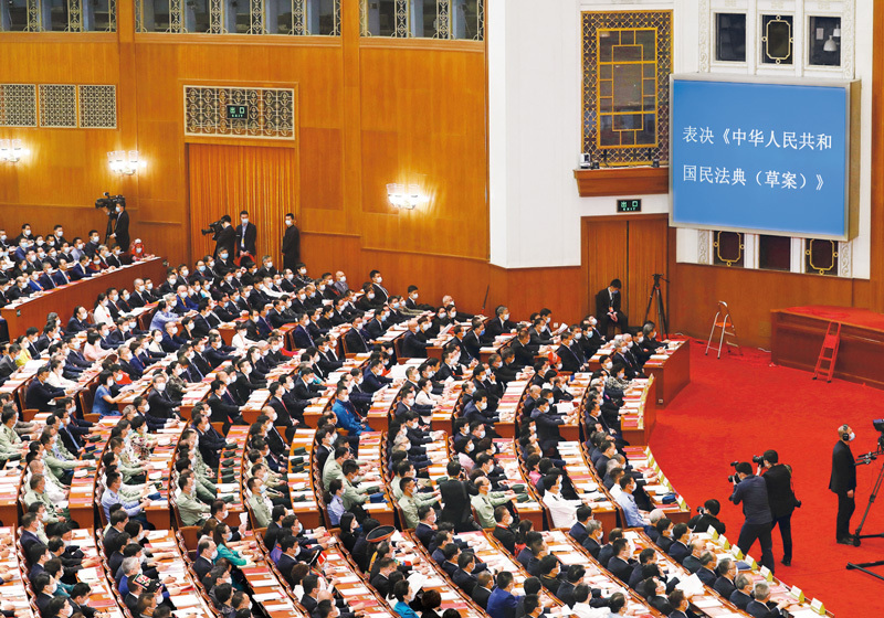 2020年5月28日,第十三届全国人民代表大会第三次会议在北京人民大会堂闭幕。 新华社记者 丁海涛/摄